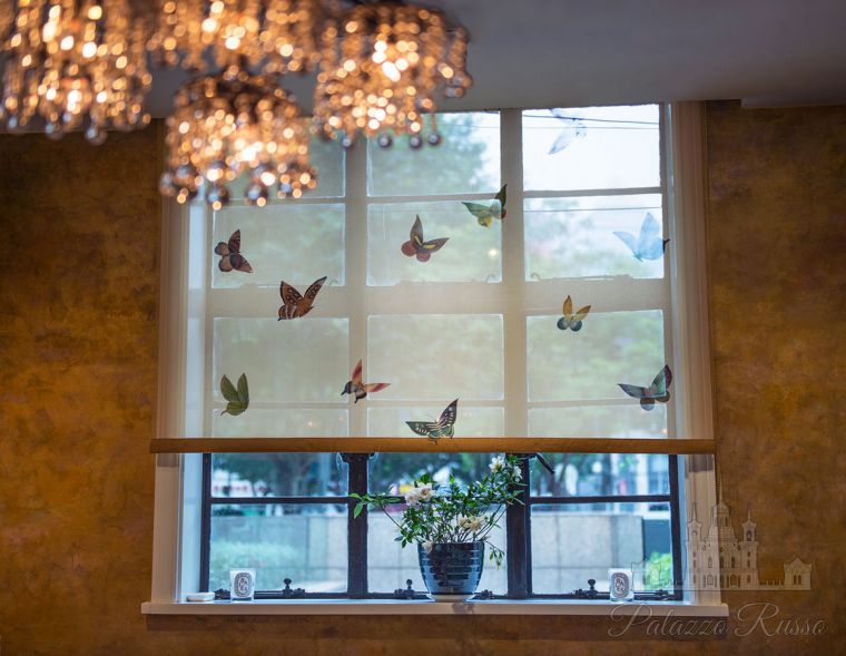 Ткани, BUTTERFLIES IN EMERALD, De Gournay