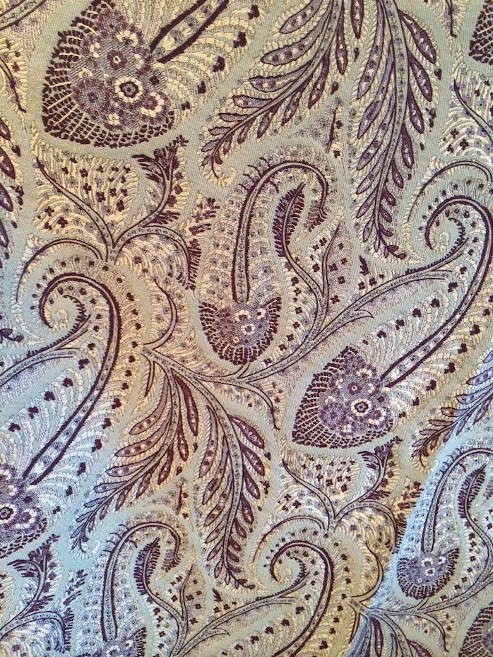 Ткани, 46 % шерсть 31 % хлопок 23 % шелк, цвет - Sage Aubergine, PAISLEY LEAF/ F0289 - 01, Watts